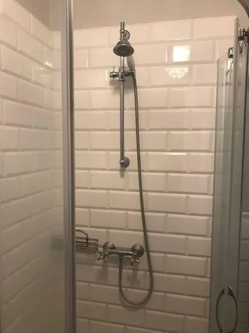 Plac Bankowy, Metro Warsaw Apartment